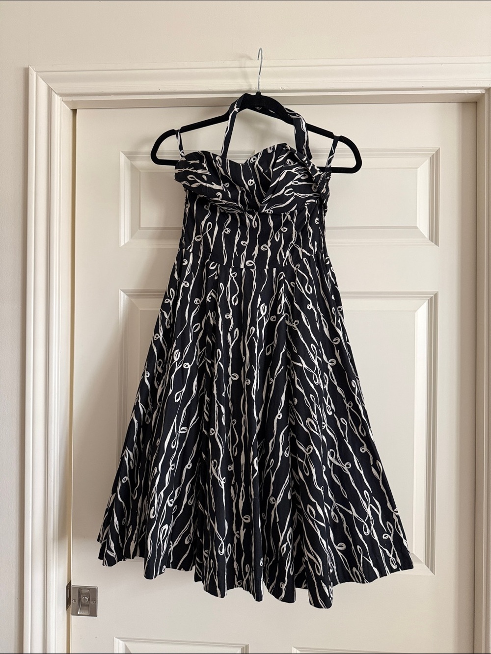 Anthropologie Girl from Savoy Black and off white size 4 like new
